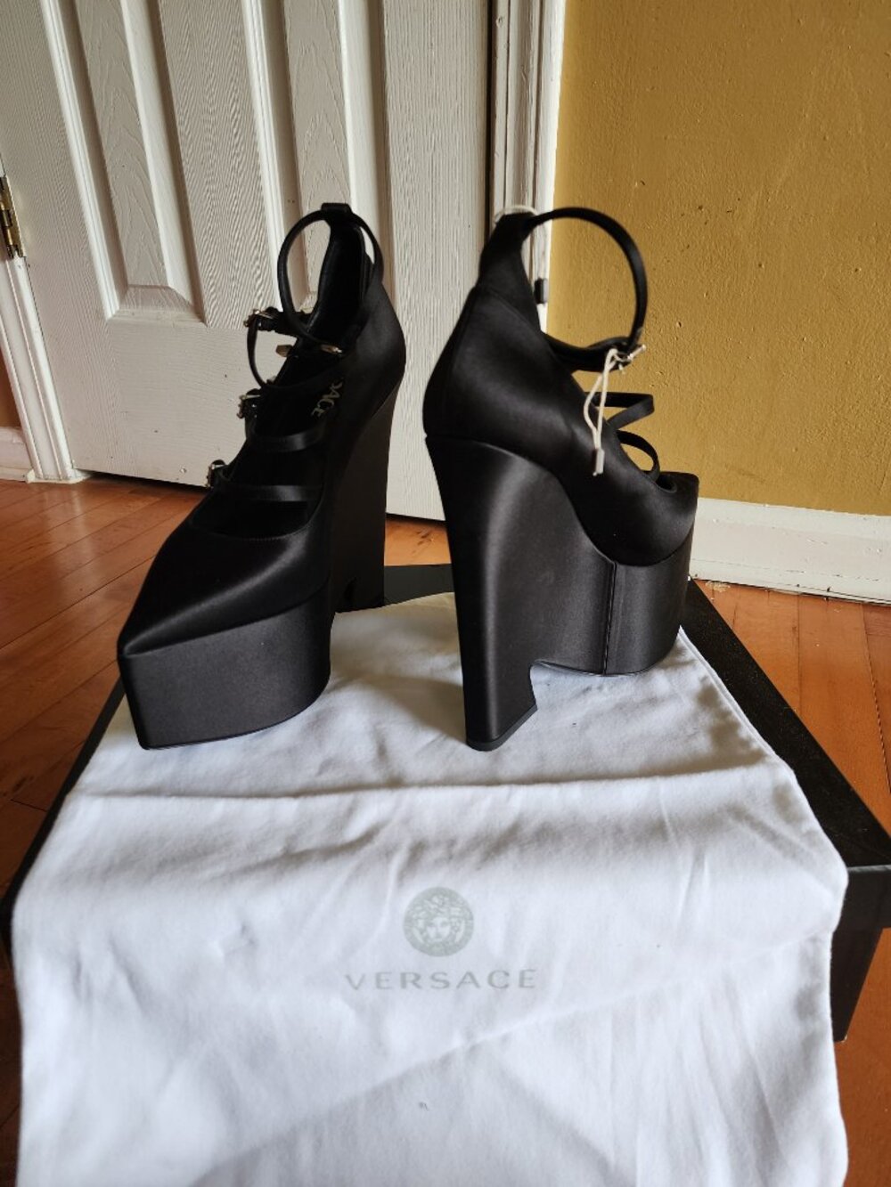 Versace Black Heels - Picture 4 of 7